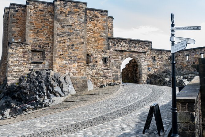 Edinburgh Castle: Guided Walking Tour with Entry Ticket - Why the views are more than a photo stop