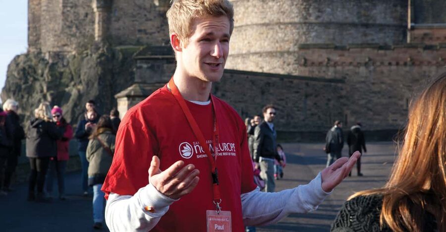 Edinburgh: City Highlights Walking Tour - Meeting at 130 High Street