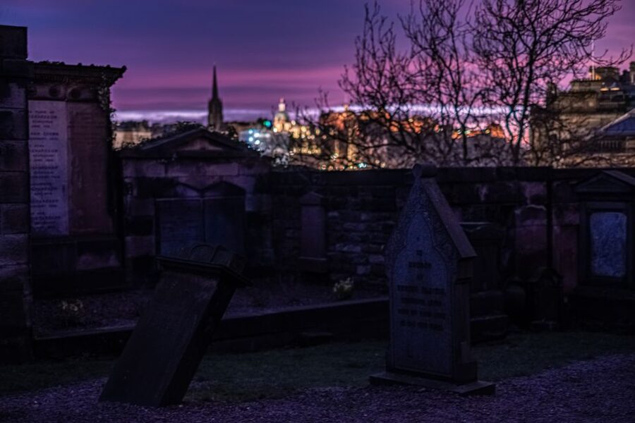 Edinburgh: Dark Secrets of the Old Town Ghost Walking Tour - Key points at a glance