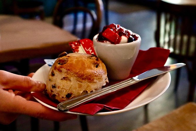 Edinburgh Food Tour with Scotch, Haggis, a Secret Dish & More - Why this tour works as an Edinburgh introduction