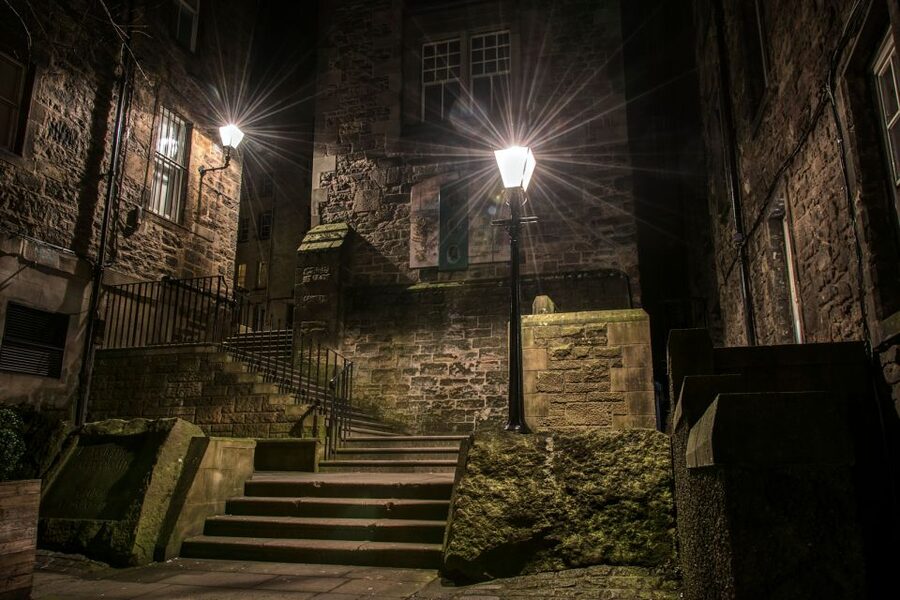 Edinburgh: Guided Ghost Walking Tour - Greyfriars Graveyard and its uneasy reputation