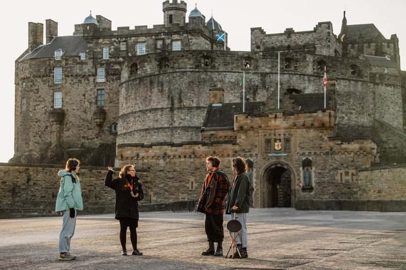 Edinburgh: Multi-Sensory Old Town Historical Walking Tour - Key points at a glance