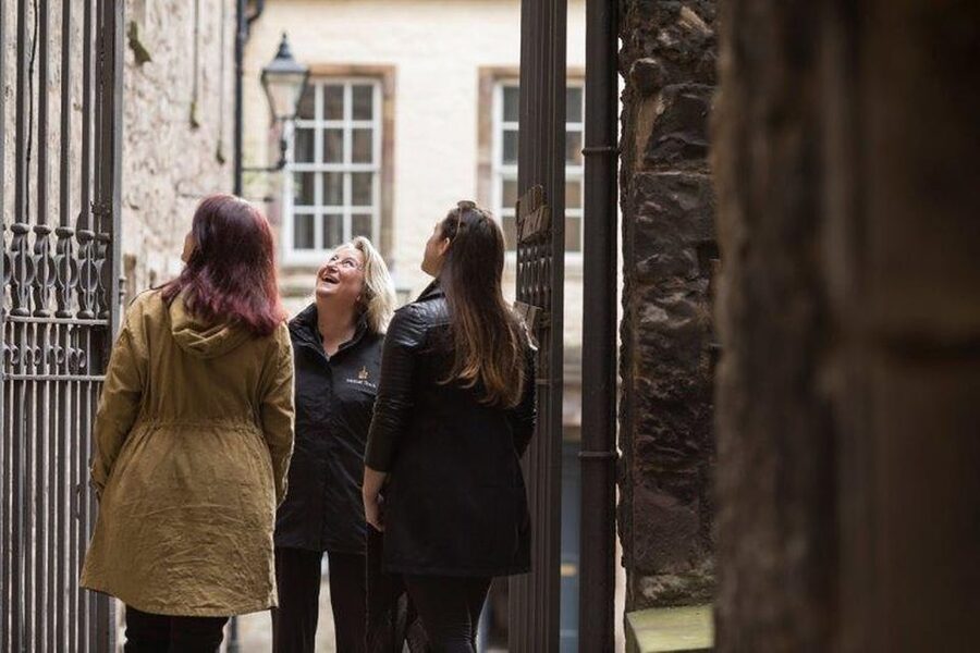 Edinburgh: Multi-Sensory Old Town Historical Walking Tour - Is $32 a fair price?