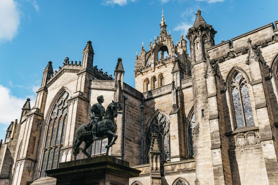 Edinburgh: Old Town History and Tales Walking Tour - Why Edinburgh’s Old Town rewards a walking tour