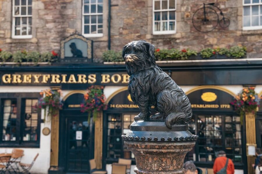 Edinburgh: Old Town History and Tales Walking Tour - Mercat Cross and the Old Town’s public life