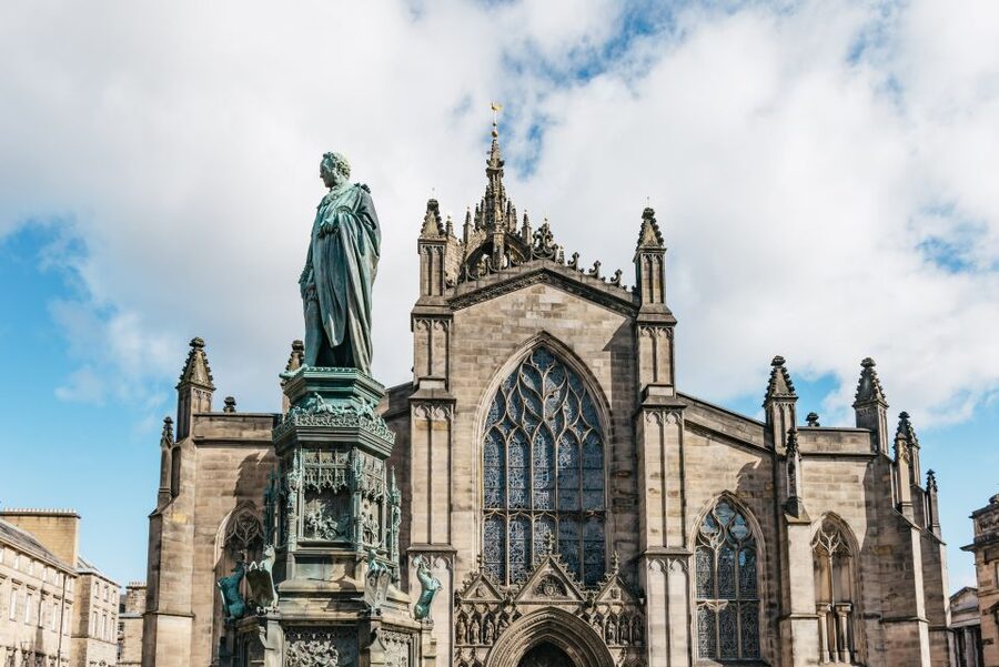 Edinburgh: Old Town History and Tales Walking Tour - St. Giles Cathedral and the heart of Edinburgh