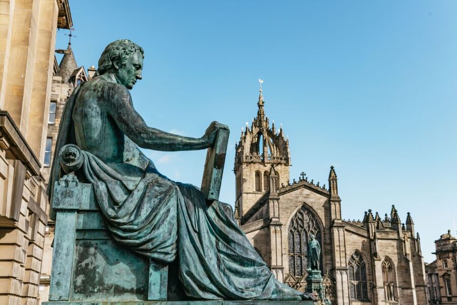 Edinburgh: Old Town History and Tales Walking Tour - What the guides add to the experience