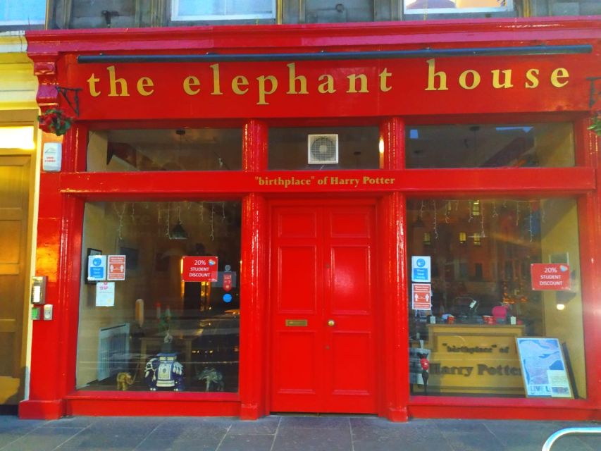Edinburgh: Old Town History Walking Tour - Greyfriars Bobby and the cemetery stories
