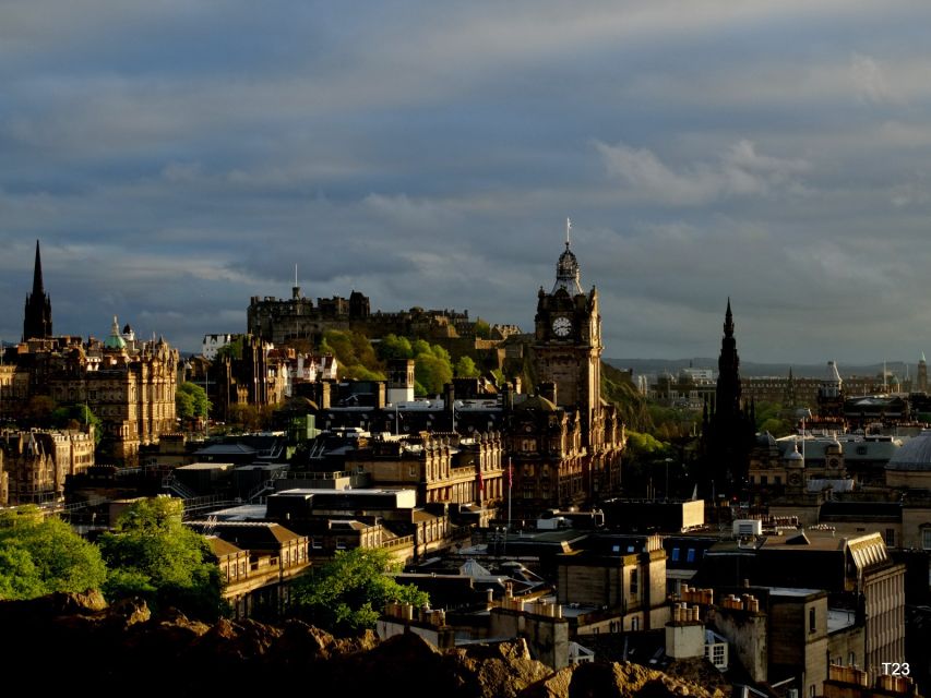 Edinburgh: Old Town Stories - Guided Walking Tour - Starting beneath St. Giles Cathedral