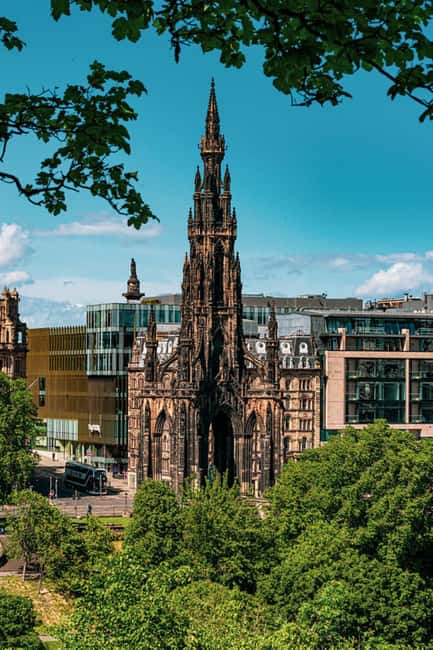Edinburgh: Private Walking Tour in French with Clémentine - Who will enjoy this walk most