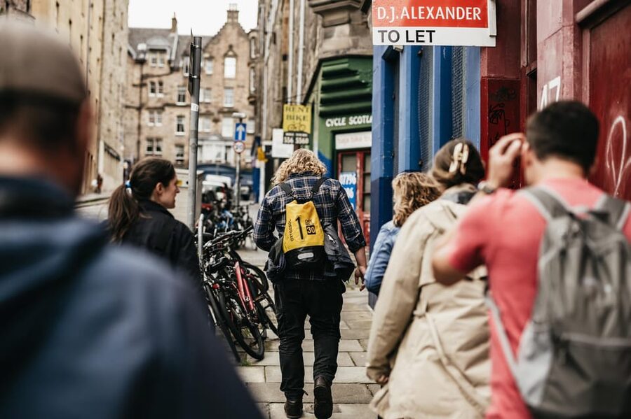 Edinburgh: Pubs and History Guided Walking Tour with Beer - Canongate and the final pub tasting