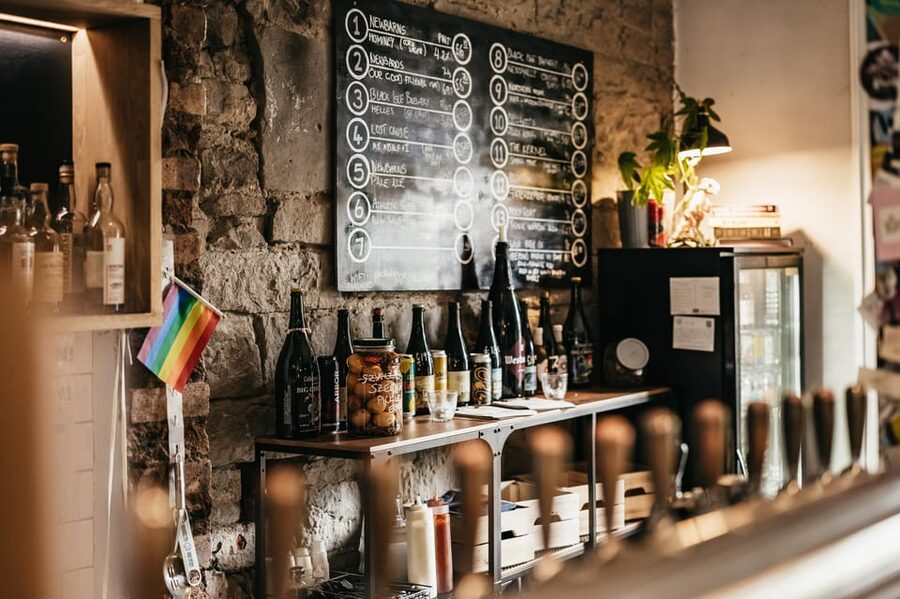 Edinburgh: Pubs and History Guided Walking Tour with Beer - Who should book this Edinburgh beer walk?