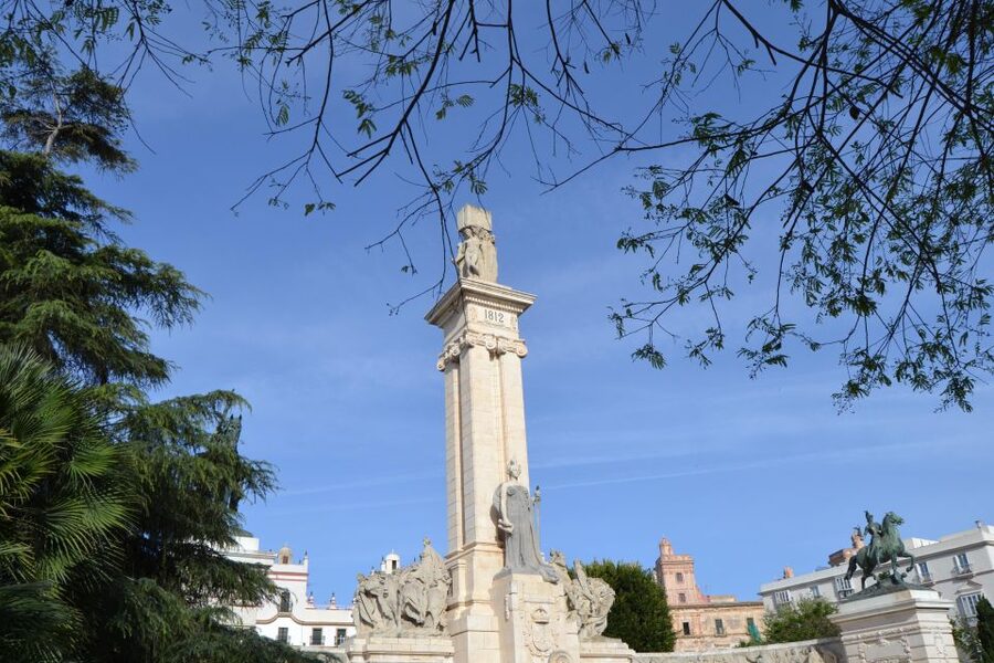 English Cádiz Tour: Walking Tour with Local Guide - Plaza de España and Cádiz’s public story