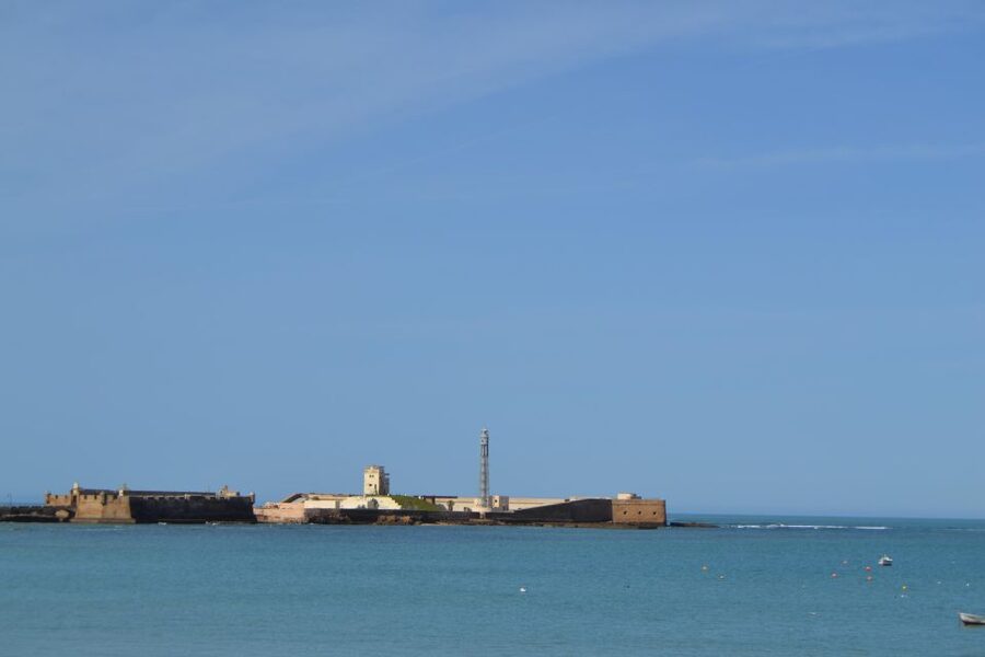 English Cádiz Tour: Walking Tour with Local Guide - La Caleta and the city’s coastal character