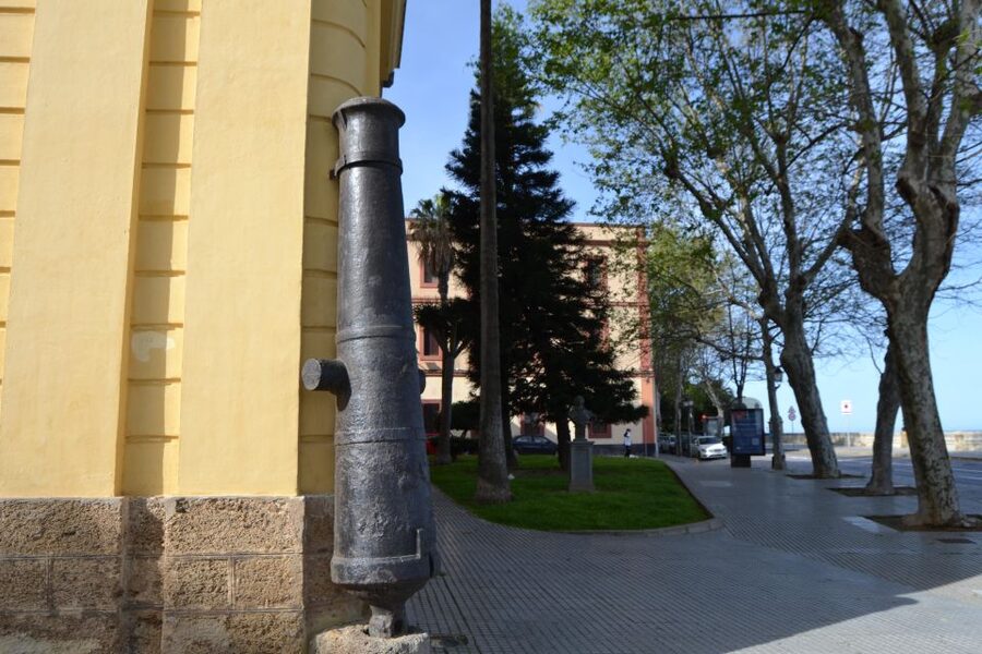 English Cádiz Tour: Walking Tour with Local Guide - Starting at the Constitution of 1812 monument