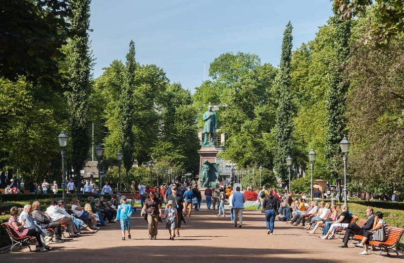 Epic Helsinki: English Speaking Walking Tour - Meeting the guide by the Snellman statue