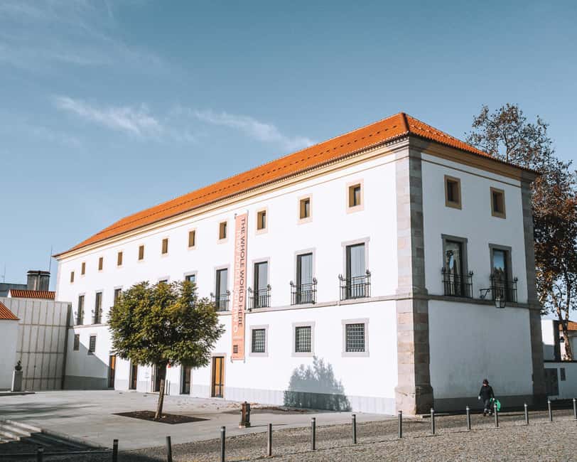 Évora: Private & Flexible Walking Tour in Historic Center - The romantic garden and return along the walls