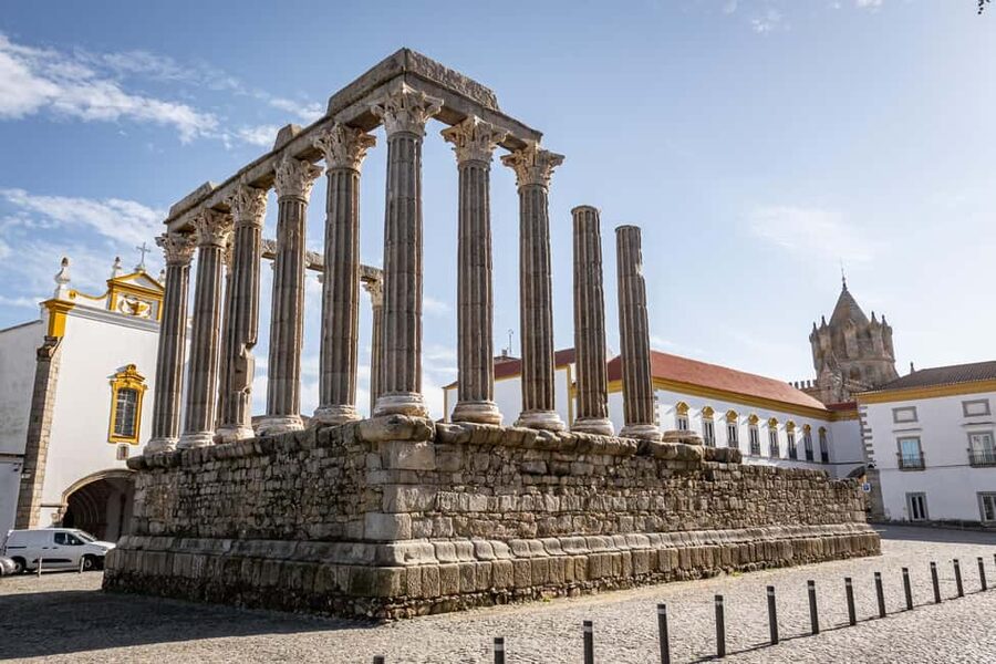 Évora: Private & Flexible Walking Tour in Historic Center - Starting at Porta Velha da Lagoa