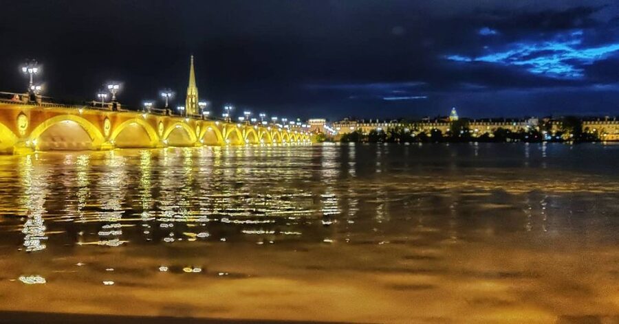Exclusive! Bordeaux: Nighttime Highlights Walking Tour - Nightlife Without a Bar Crawl