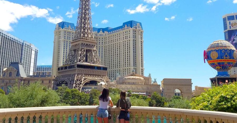 Explore Must-See Spots: Las Vegas Strip Walking Tour - Meeting Jonathan at The Palazzo