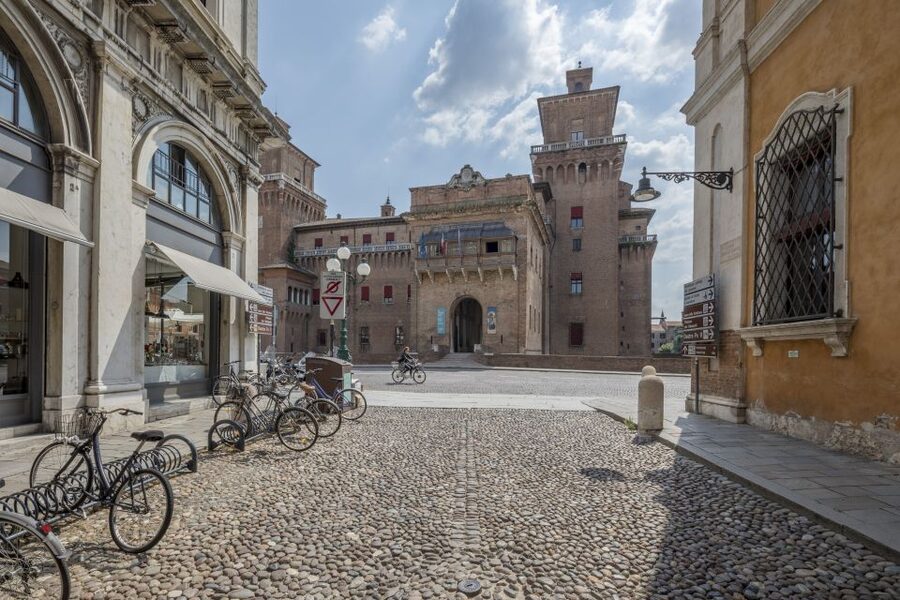 Ferrara: City Highlights Walking Tour with Local Guide - Why Ferrara works so well on foot