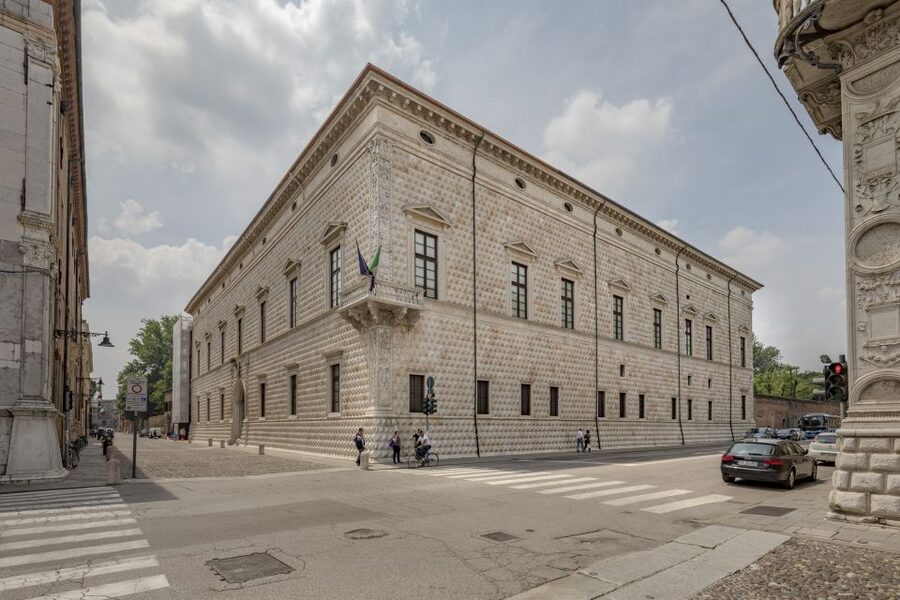Ferrara: City Highlights Walking Tour with Local Guide - Corso Ercole I d’Este and the Renaissance expansion