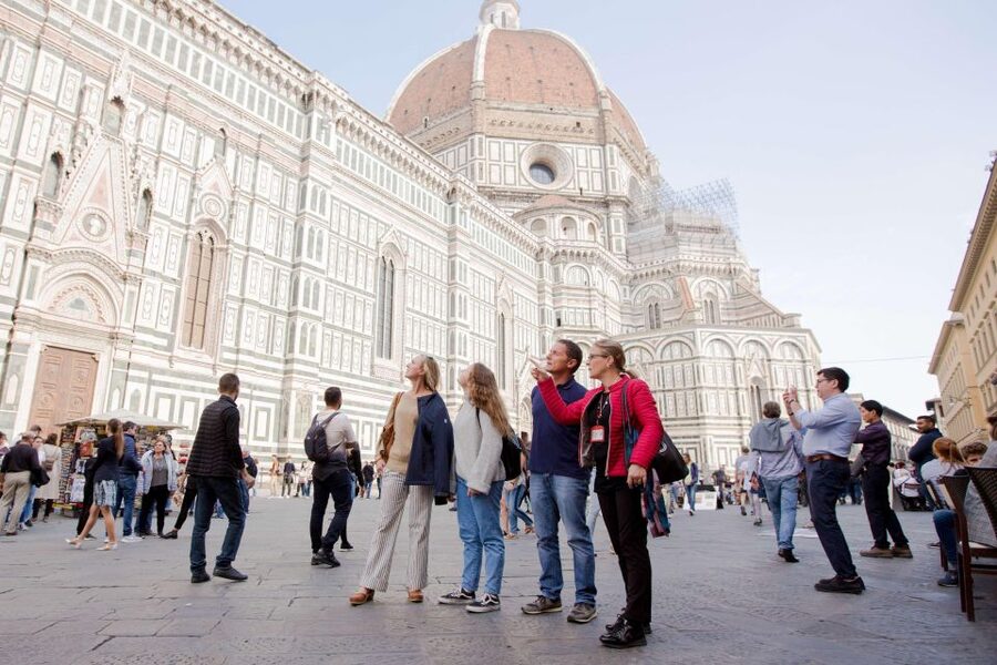 Florence: 2.5 hour Audio Guided Walking Tour led by Host - Audio Guides, Languages, and the Human Escort