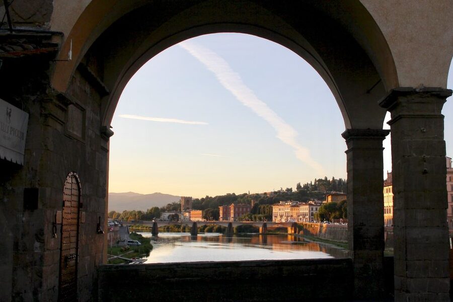 Florence: 2.5 hour Audio Guided Walking Tour led by Host - Finishing at Loggia del Mercato Nuovo