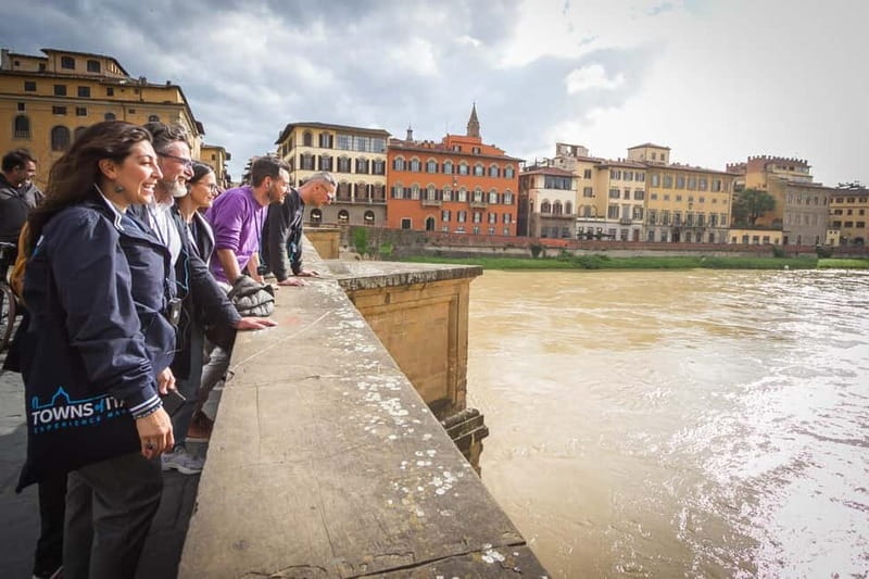 Florence: City Highlights Walking Tour & Wine Windows Option - Florence in two hours, with the right stories