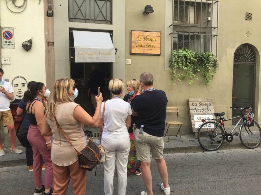 Florence: City Walking Tour and Uffizi Gallery Visit - Entering the Uffizi with priority access