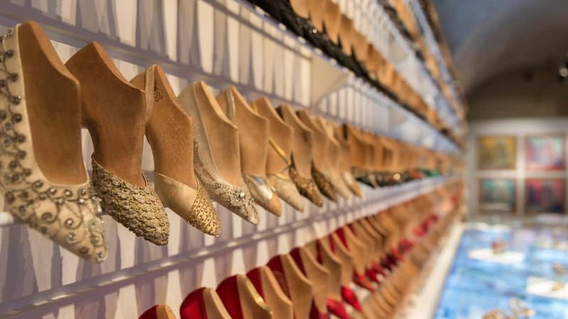 Florence: Fashion History Guided Walking Tour & Museum Visit - Palazzo Spini Feroni and the Ferragamo Museum