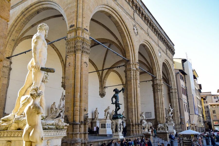 Florence: Highlights Walking Tour with Expert Guide - Piazza della Repubblica and Florence’s changing center