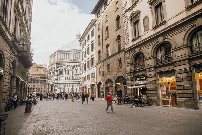 Florence in a Day: Michelangelo's David, Uffizi and Guided City Walking Tour - Ponte Vecchio and the short city walk