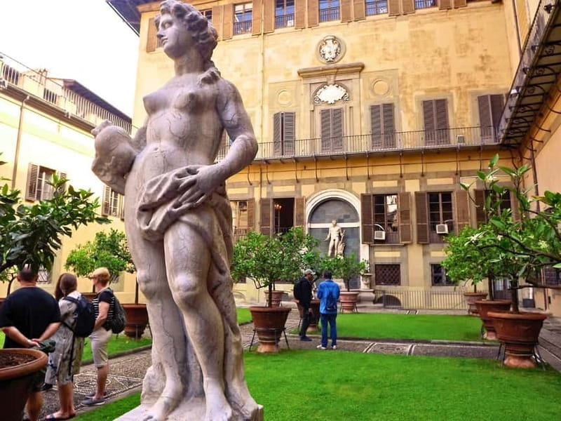 Florence: Medici Family Guided Walking Tour - What the guide quality can add