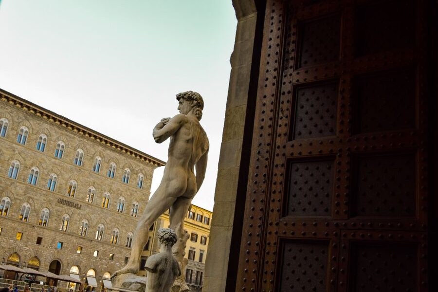 Florence: Mysteries of the Medici Guided Walking Tour - How the guides handle a complicated subject