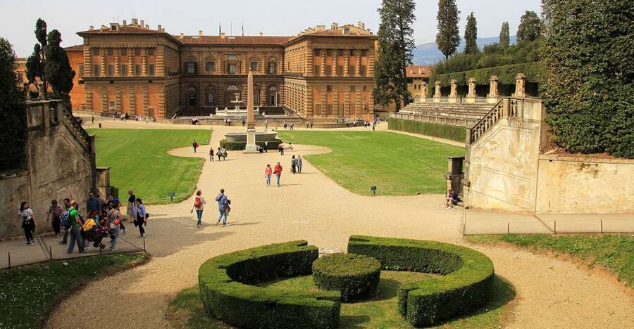 Florence: Pitti Palace and Boboli Gardens Walking Tour - Pitti Palace, the Medici home across the river