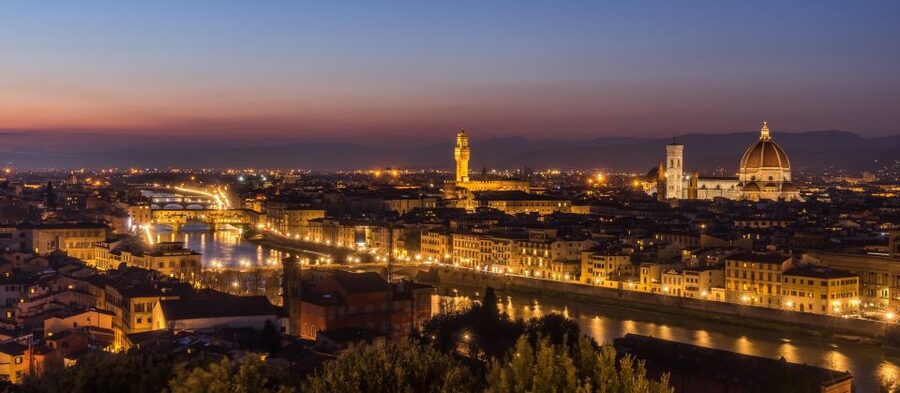 Florence: Private Walking Tour with a Local - The guides and the human side of the experience