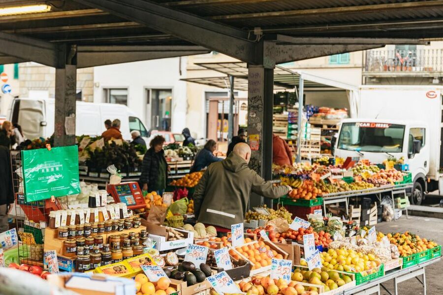 Florence: Tuscan Food and Wine Guided Walking Tour - Wine poured in the street