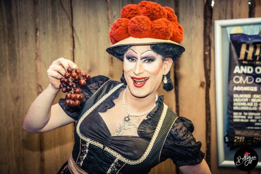 Freiburg: Drag Queen Show Walk with Betty BBQ - Why the German language matters
