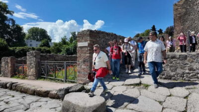 Guided tour of Pompeii skip-the-line and round-trip train