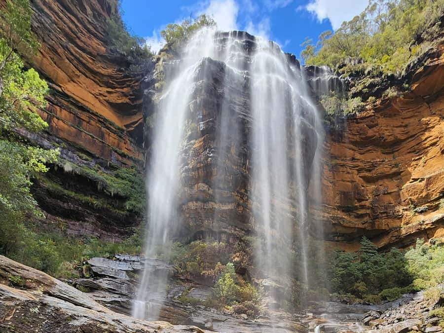 From Sydney: Blue Mountains Tour with Waterfall Walk & Lunch - A full Sydney day, with less time wasted