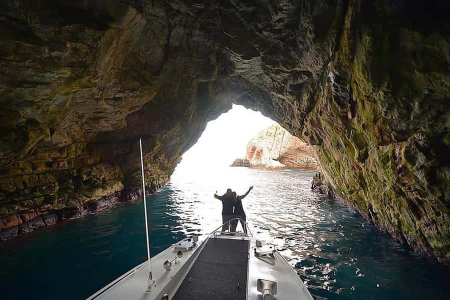 From Triabunna: Maria Island Cruise & Guided Walk with Lunch - The cruise to the Fossil and Painted Cliffs