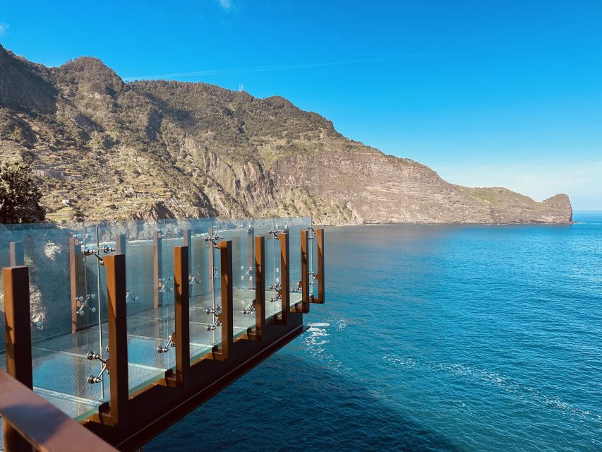 Funchal: East Madeira Island Guided Tour & Laurissilva Walk - Santana’s thatched houses and a short village stop