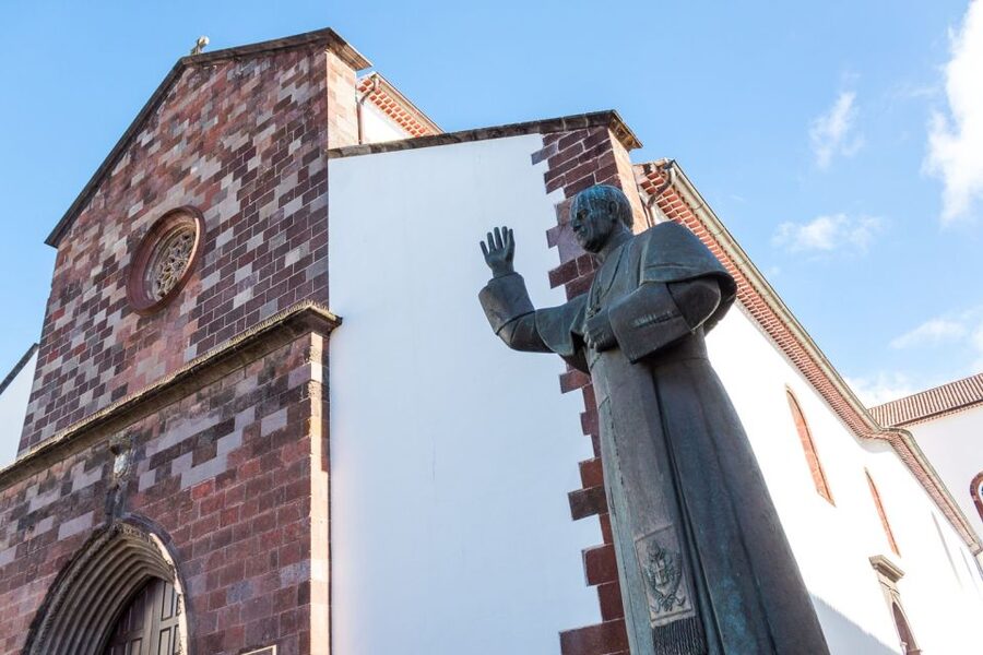Funchal: Old Town Walking Tour - Santa Maria Street, painted doors, and the old city edge