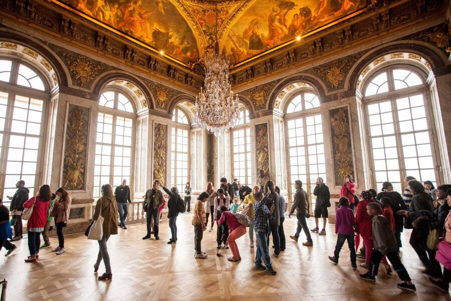 Gardens of Versailles Walking Tour & Palace Entry - Staying after the guided tour