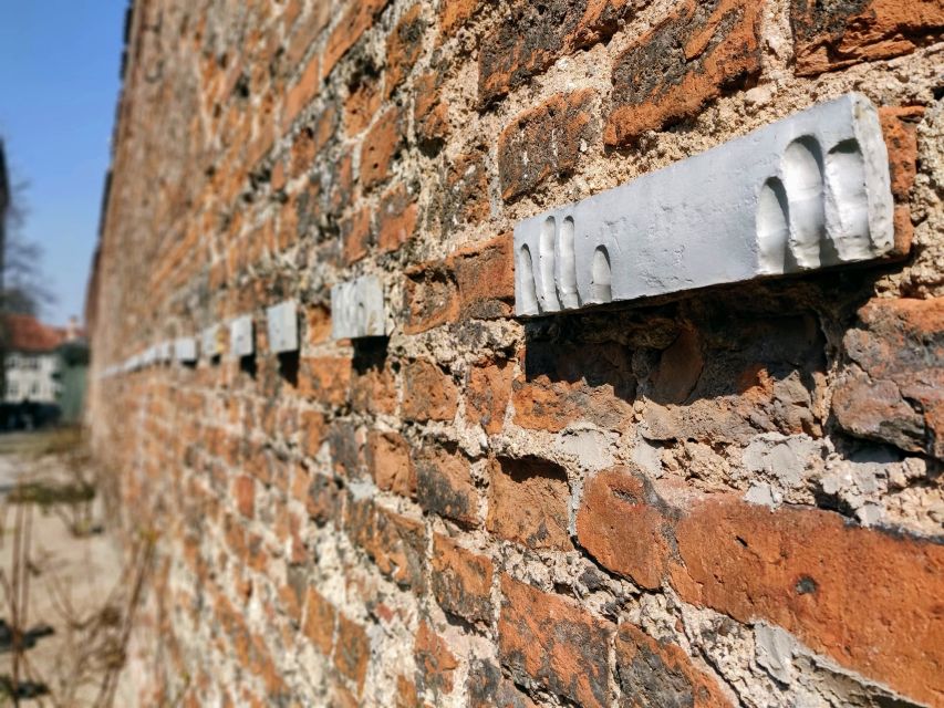 Gdańsk City Sights & History Guided Walking Tour in English - Long Market and Neptune Fountain