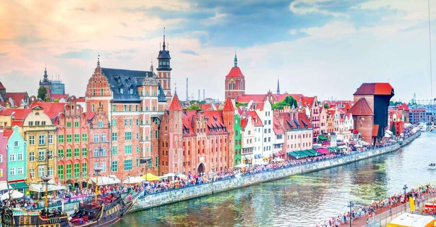 Gdansk Old Town 2-Hour Walking Tour - Starting at the Upland Gate and Golden Gate