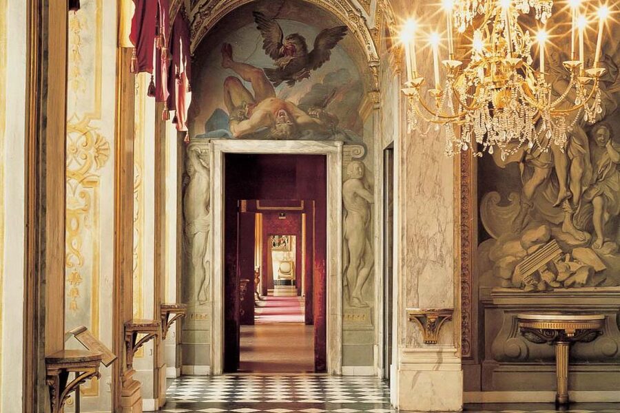 Genoa: 2-Hour Guided Walking Tour of the Historical Center - Via Garibaldi and the Palazzi dei Rolli
