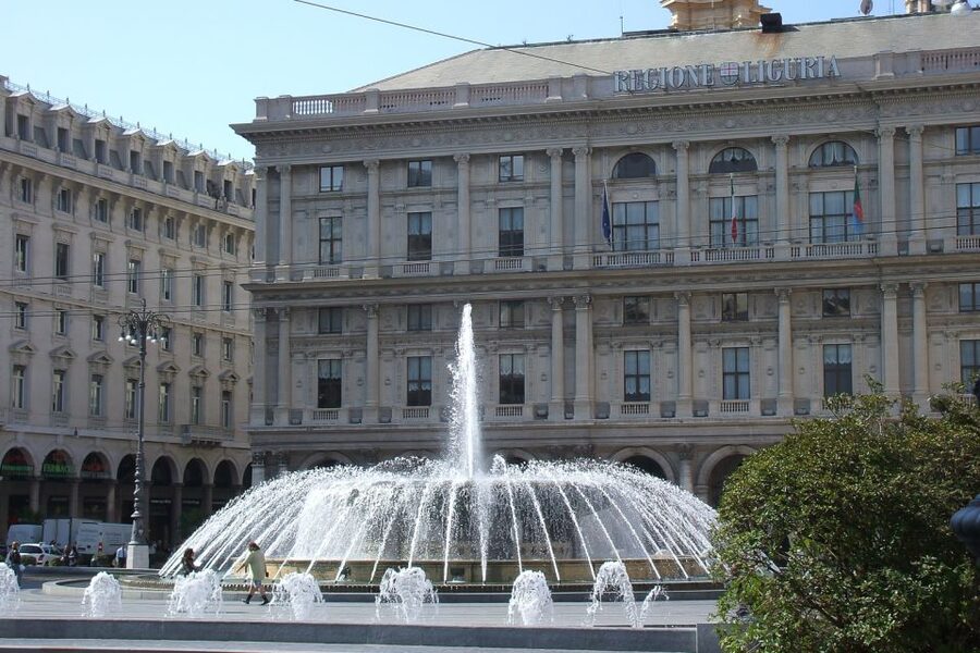 Genoa: 2-Hour Guided Walking Tour of the Historical Center - San Lorenzo Cathedral and Genoa’s religious treasures