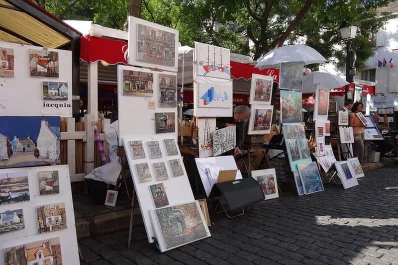 German private Walking Tour through Montmartre & Passages - The quieter side of the hill